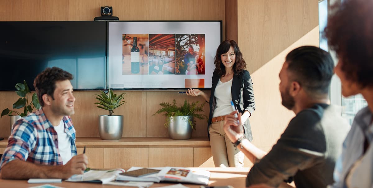 7 Amazing Sales Presentation Examples (& How to Copy Them)